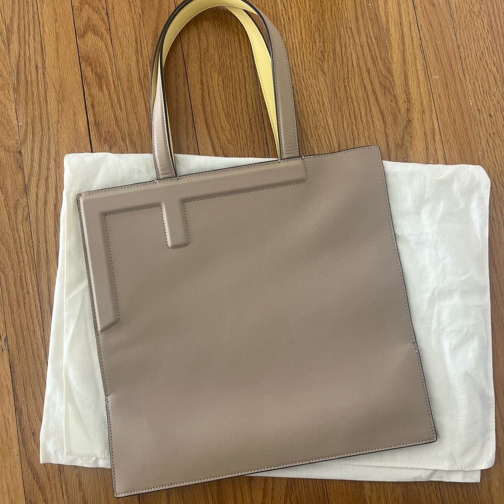 Brand NEW Fendi Tan/ Yellow Tote Bag Structured Design High-Quality